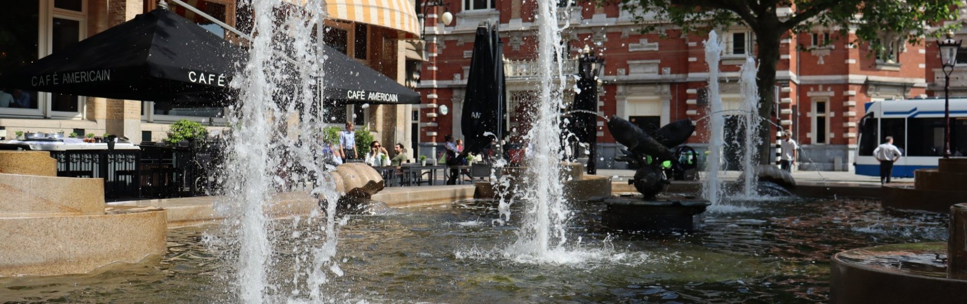 Café Americain Fontein Terras